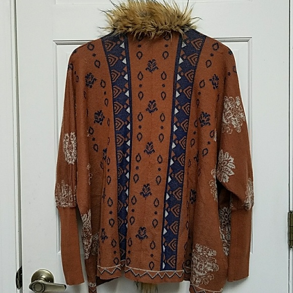 Flying Tomato Small Fir Trimmed Cartigan - Picture 5 of 6